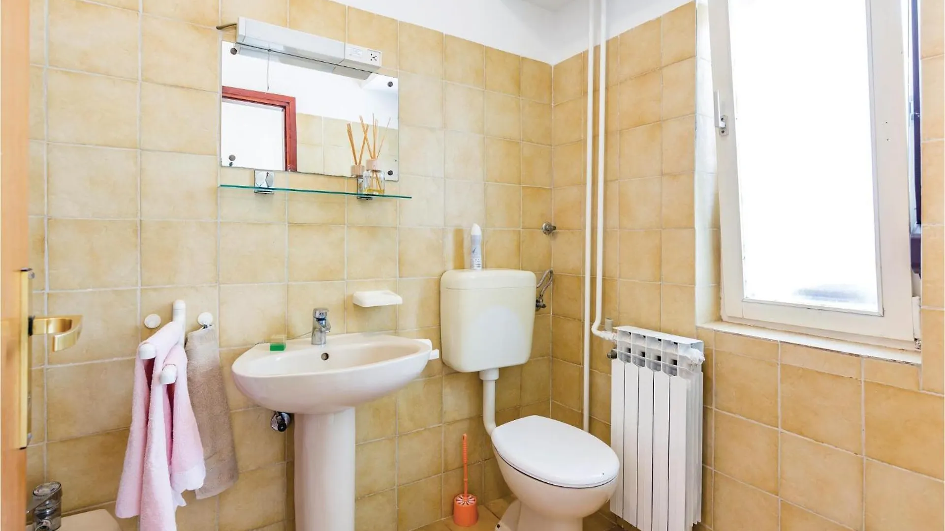 Beautiful Apartment In Vodnjan With Wifi
