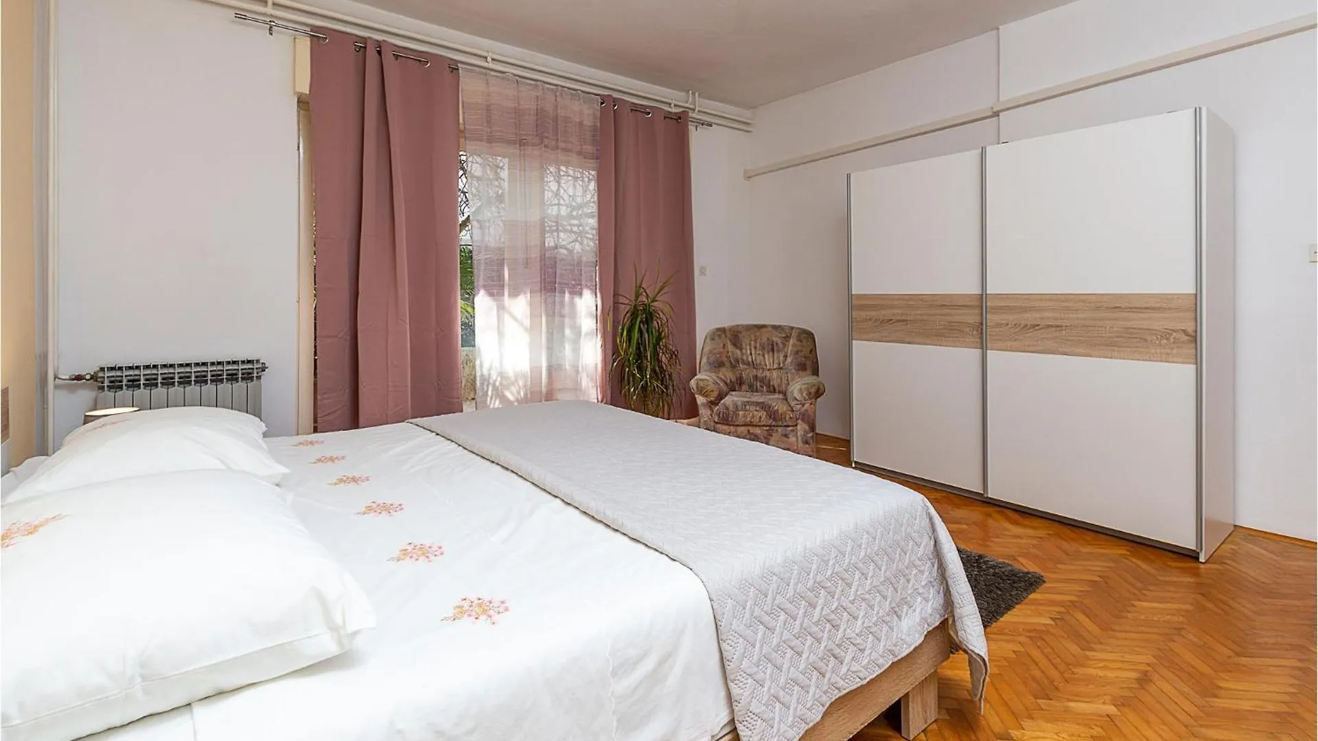 Beautiful Apartment In Vodnjan With Wifi
