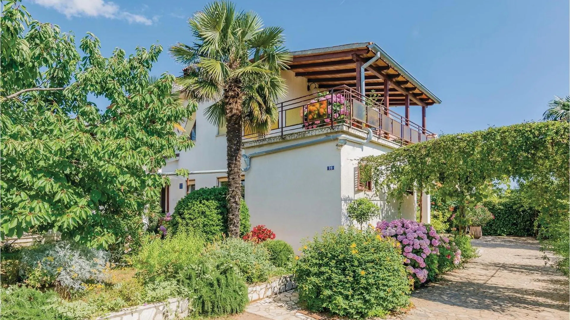 Beautiful Apartment In Vodnjan With Wifi