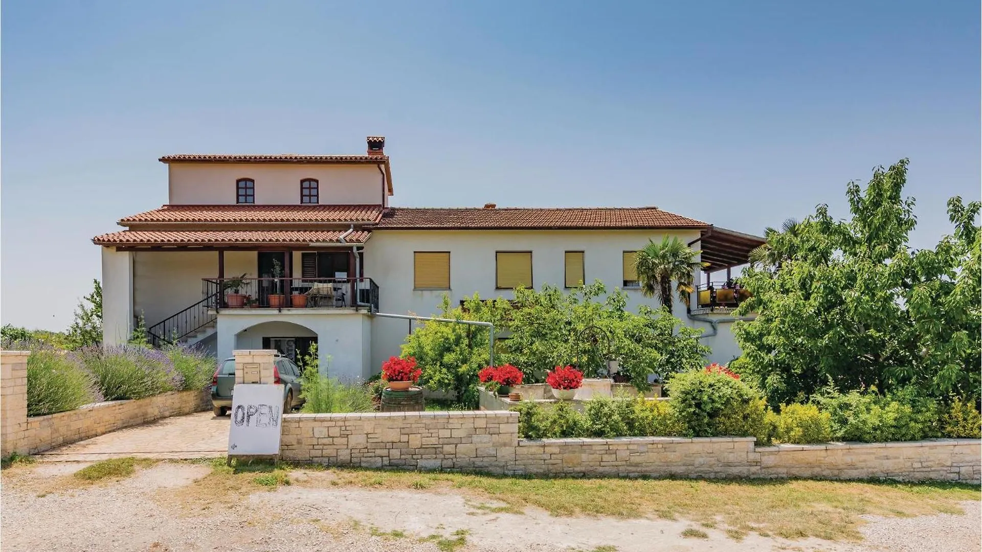 Beautiful Apartment In Vodnjan With Wifi